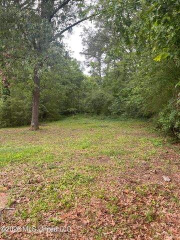 825 Combs Street, Jackson, MS 39204