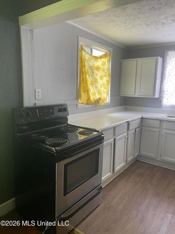 825 Combs Street, Jackson, MS 39204