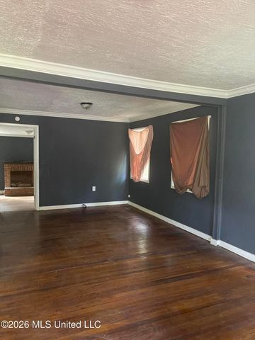 825 Combs Street, Jackson, MS 39204