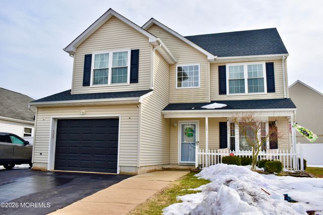 15 Dolphin Circle W, Bayville, NJ 08721