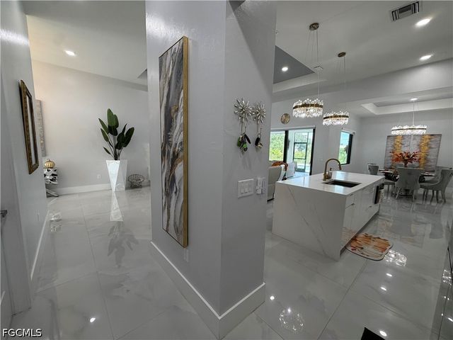 910 VENICE AVE N, Lehigh Acres, FL 33971