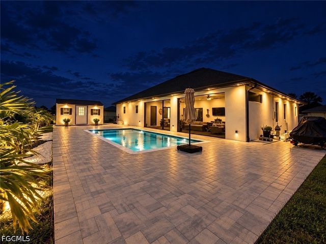 910 VENICE AVE N, Lehigh Acres, FL 33971