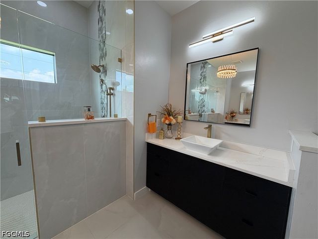 910 VENICE AVE N, Lehigh Acres, FL 33971