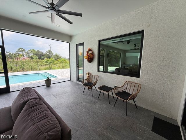 910 VENICE AVE N, Lehigh Acres, FL 33971