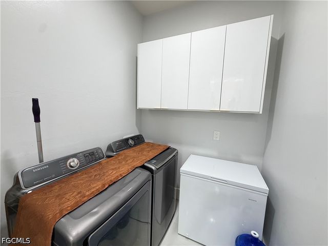 910 VENICE AVE N, Lehigh Acres, FL 33971