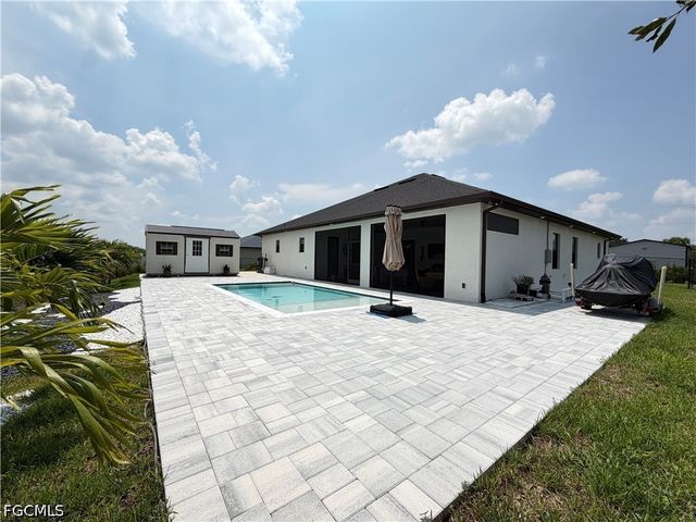 910 VENICE AVE N, Lehigh Acres, FL 33971