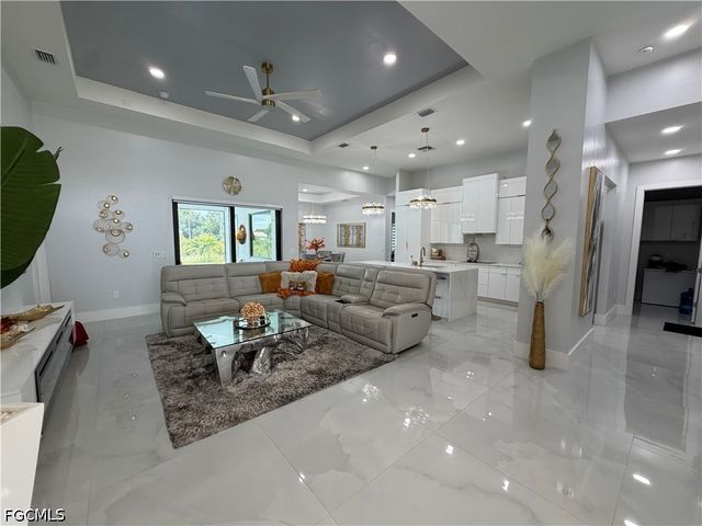 910 VENICE AVE N, Lehigh Acres, FL 33971