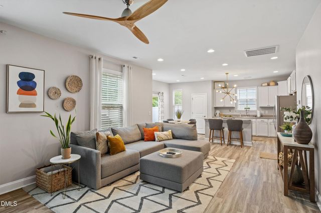 854 Royal Oak Lane, Mebane, NC 27302