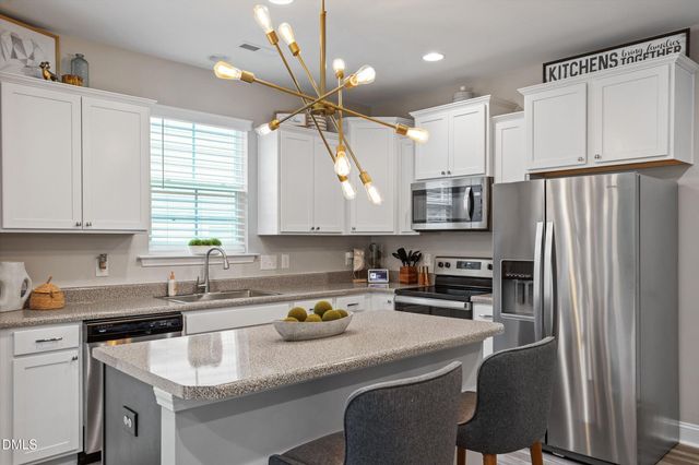 854 Royal Oak Lane, Mebane, NC 27302