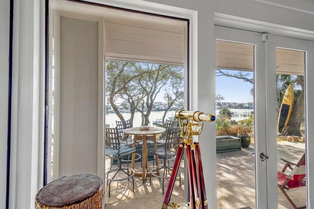 708 Harbor Boulevard, Destin, FL 32541