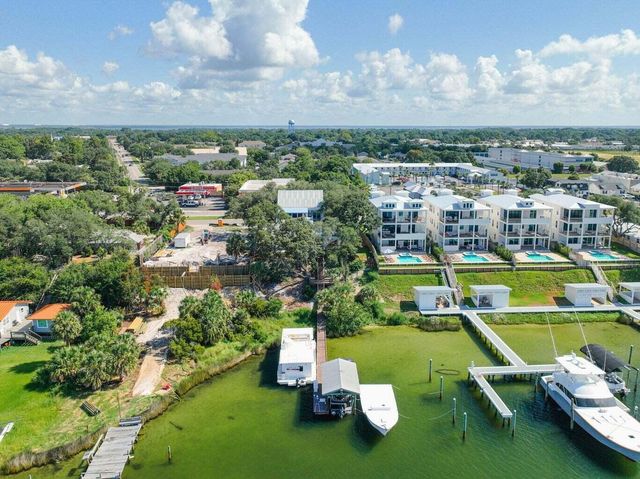 708 Harbor Boulevard, Destin, FL 32541