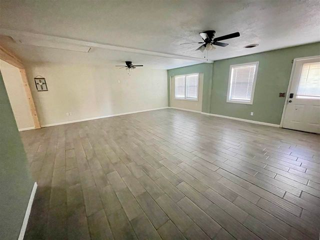 604 Briarwood Ln, Frederick, OK 73542