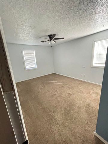 604 Briarwood Ln, Frederick, OK 73542