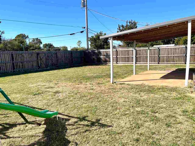 604 Briarwood Ln, Frederick, OK 73542