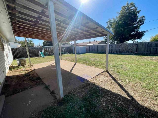 604 Briarwood Ln, Frederick, OK 73542