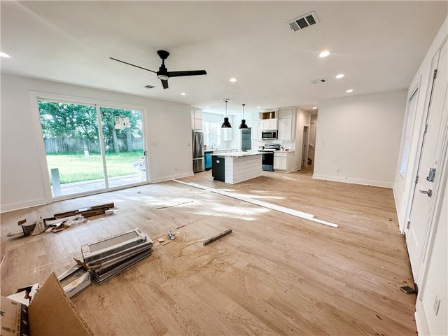 1307 Bayou Woods Drive, College Station, TX 77840