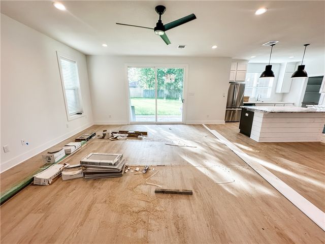 1307 Bayou Woods Drive, College Station, TX 77840