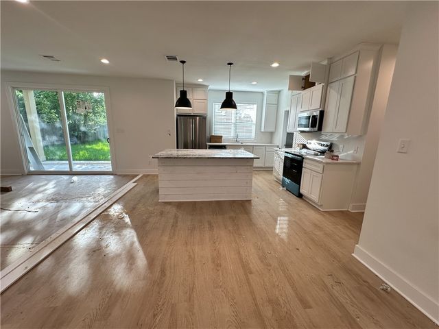 1307 Bayou Woods Drive, College Station, TX 77840