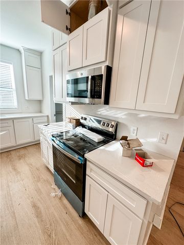 1307 Bayou Woods Drive, College Station, TX 77840