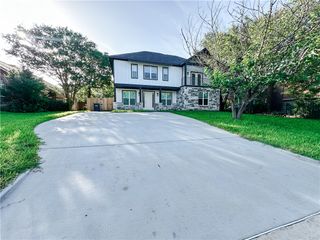 1307 Bayou Woods Drive, College Station, TX 77840