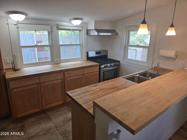 112 CLAWSON Street, Bisbee, AZ 85603