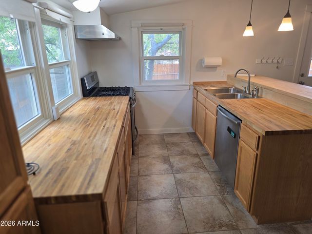 112 CLAWSON Street, Bisbee, AZ 85603