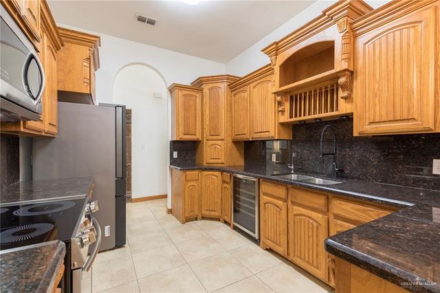 905 E Brady E, Pharr, TX 78577