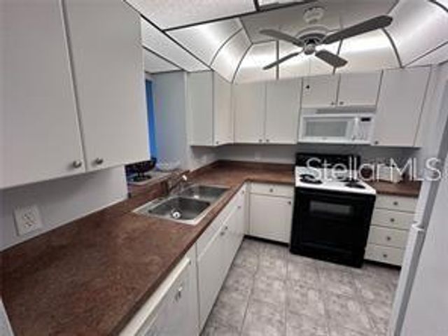 300 WOODETTE DRIVE 303, Dunedin, FL 34698