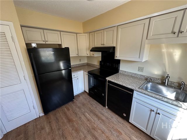 455 Mall Boulevard 56, Savannah, GA 31406