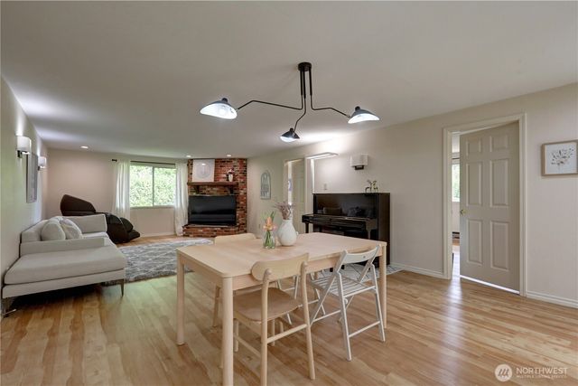 16724 NE 22nd Street, Bellevue, WA 98008