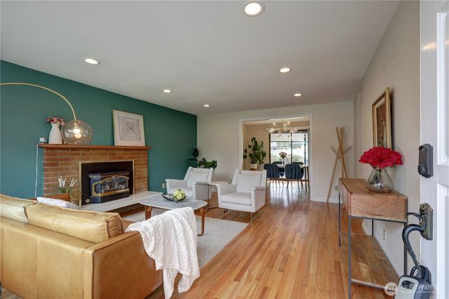 16724 NE 22nd Street, Bellevue, WA 98008