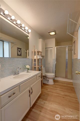 16724 NE 22nd Street, Bellevue, WA 98008