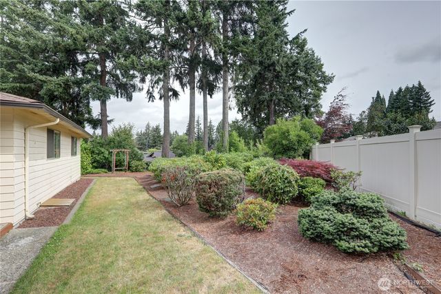 16724 NE 22nd Street, Bellevue, WA 98008