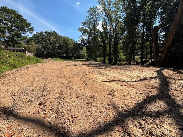 390 Woodlawn NW Avenue, Atlanta, GA 30318