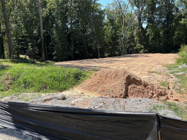 390 Woodlawn NW Avenue, Atlanta, GA 30318