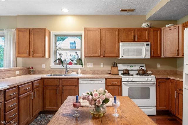 6560 Barton Road, North Olmsted, OH 44070
