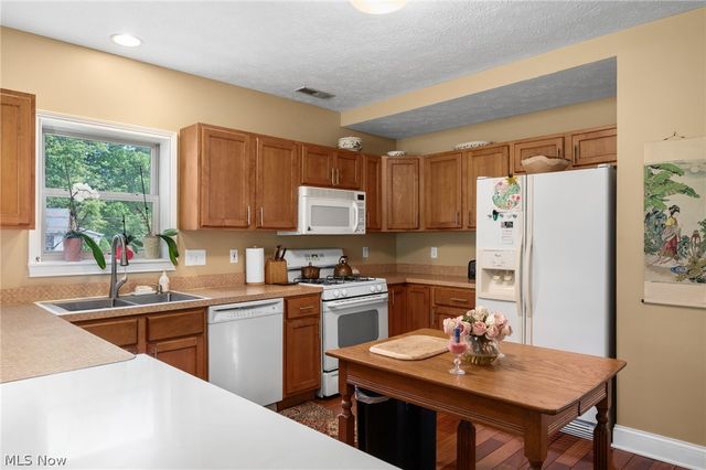 6560 Barton Road, North Olmsted, OH 44070