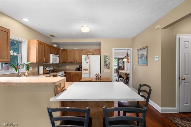 6560 Barton Road, North Olmsted, OH 44070
