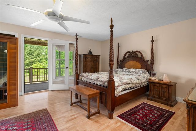 6560 Barton Road, North Olmsted, OH 44070