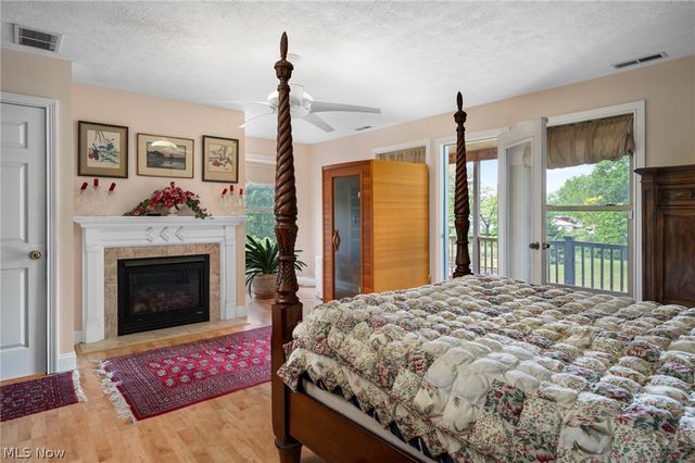 6560 Barton Road, North Olmsted, OH 44070