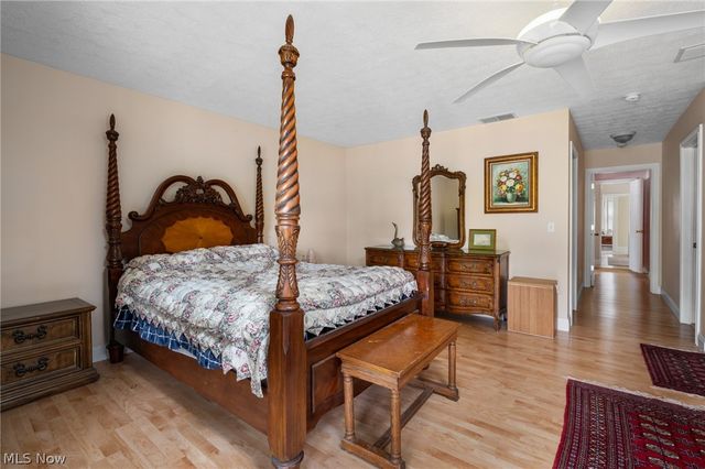 6560 Barton Road, North Olmsted, OH 44070
