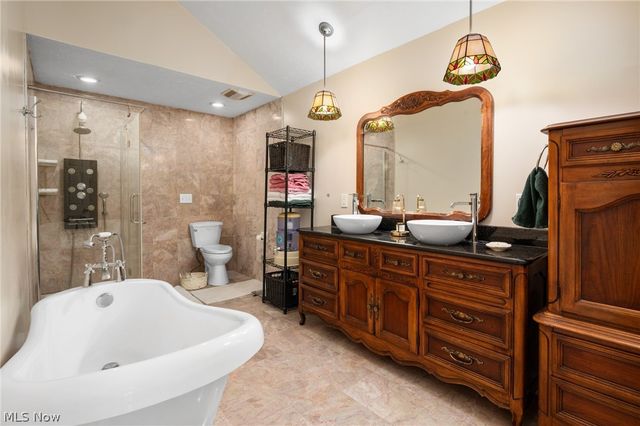 6560 Barton Road, North Olmsted, OH 44070
