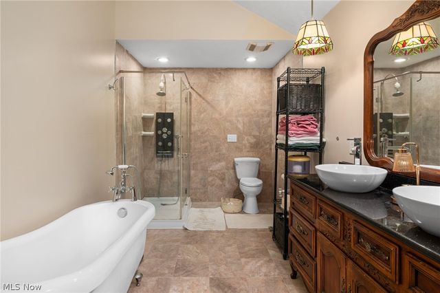 6560 Barton Road, North Olmsted, OH 44070