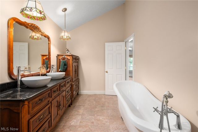 6560 Barton Road, North Olmsted, OH 44070