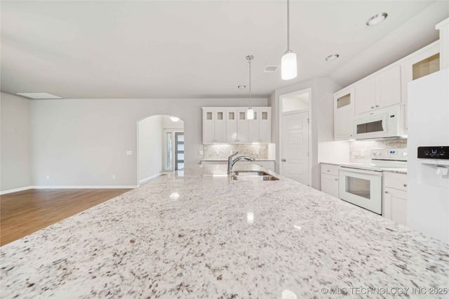 24133 E 145th Street S, Coweta, OK 74429