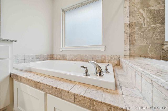 24133 E 145th Street S, Coweta, OK 74429