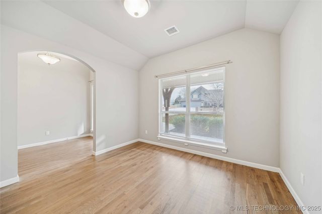 24133 E 145th Street S, Coweta, OK 74429