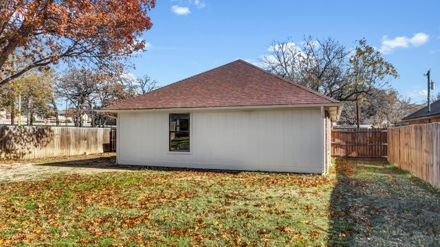 206 Cherry Street, Weatherford, TX 76086