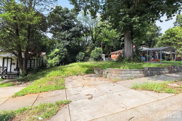 2011 Erie Street, Charlotte, NC 28216