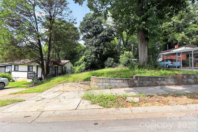 2011 Erie Street, Charlotte, NC 28216